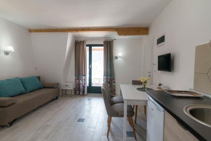 Apartmani Terase Konjska Reka Ngoại thất bức ảnh